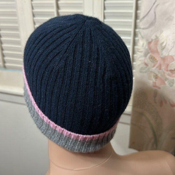 338. Vintage Abercrombie & Fitch beanie cap - Picture 3 of 4